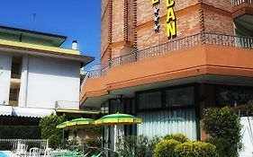 Hotel American